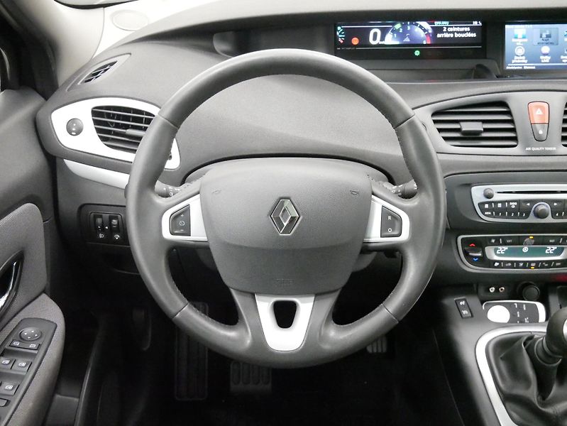 Renault Scénic - fotka 18 z 28