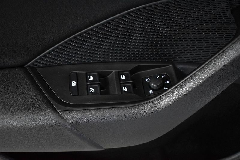 Škoda Octavia 2.0TDI*110kW DSG*BLIS*ACC*DPH* - fotka 14 z 35