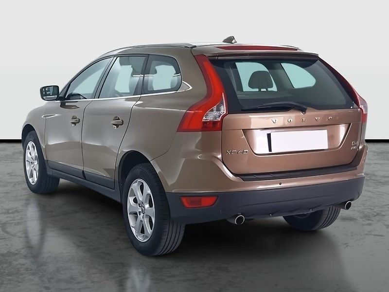 Volvo XC60 (2012) D3, 4X4, Automat, Xenony - fotka 4 z 19