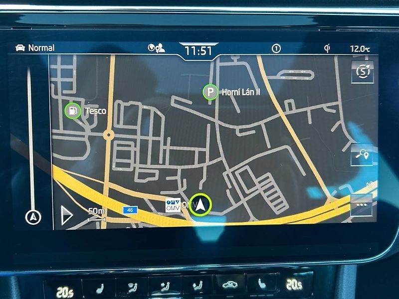 Škoda Superb (2021) kombi 2.0 TDI 7DSG 4x4 Laurin - fotka 22 z 35