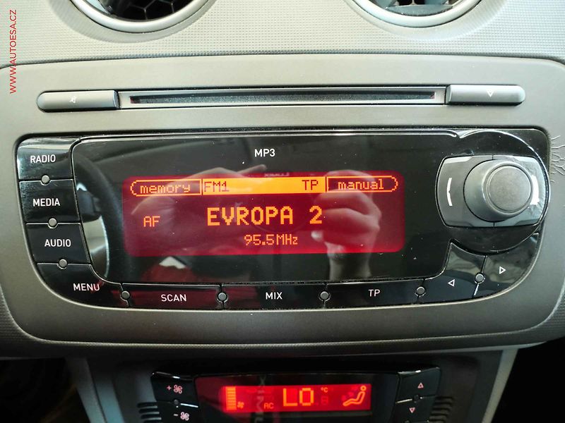 Seat Ibiza (2011) 1.2TSI, ČR, servis.kniha - fotka 16 z 20
