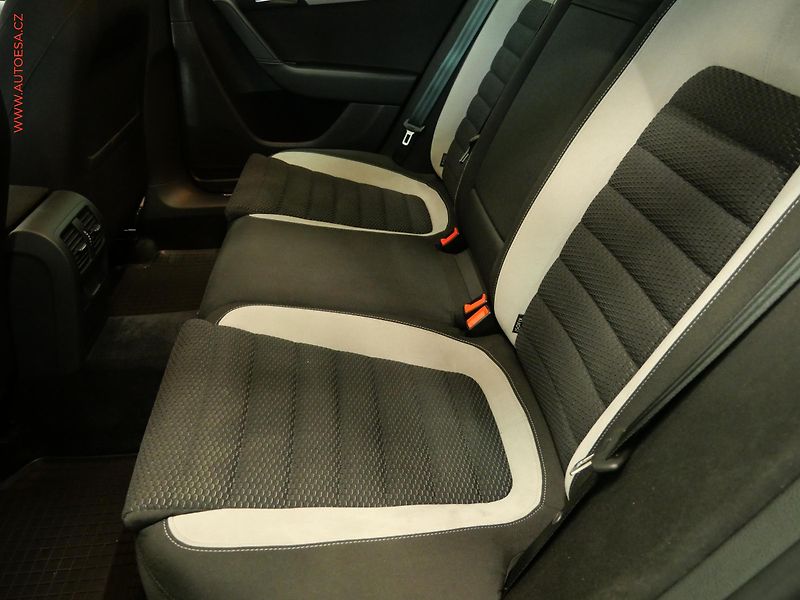 Volkswagen Passat (2014) 2.0TDI, 1.maj,ČR, DSG, xenon - fotka 10 z 24