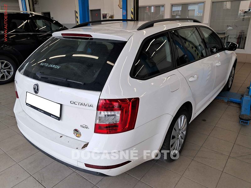 Škoda Octavia (2018) 1.6 TDi, ČR, servis.kniha - fotka 2 z 3