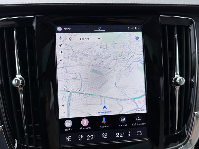 Volvo V90 T8 AWD ULTRA *VZDUCH* + kola - fotka 39 z 60