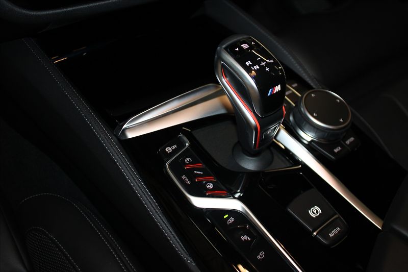 BMW M5 Competition 460kw CZ/adLED/B&W - fotka 25 z 32