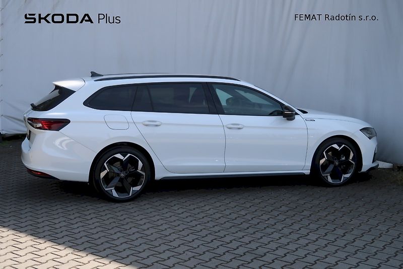 Škoda Superb (2026) Combi SportLine 2,0 TDi/110 kW - fotka 3 z 33