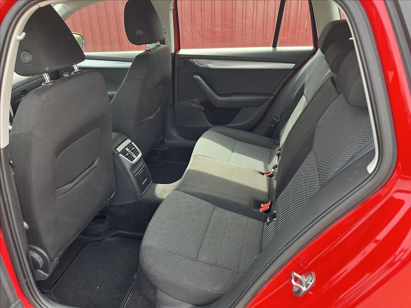 Škoda Octavia 1,6 TDi AMBIENT KLIMA STK 1/28 - fotka 13 z 34
