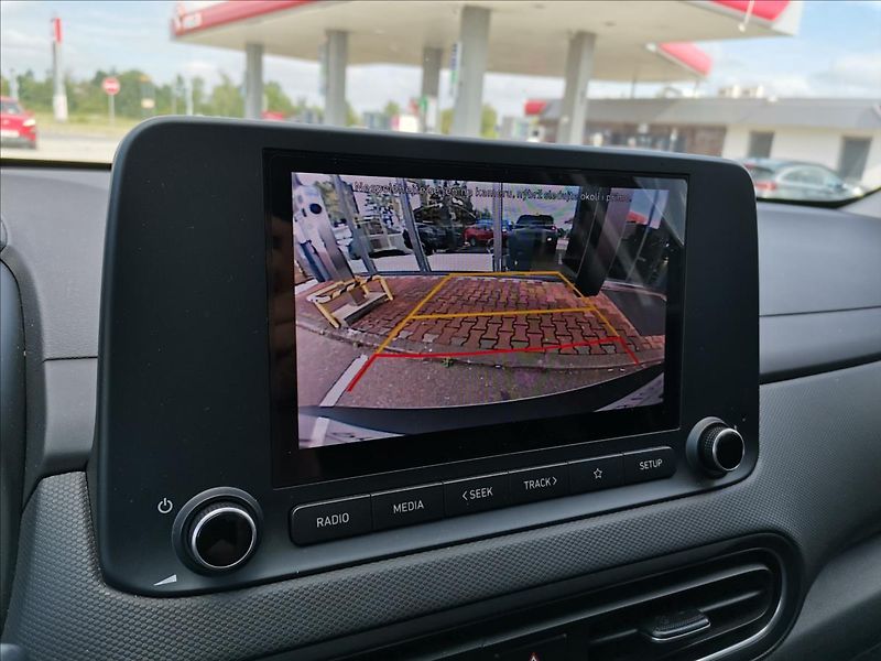 Hyundai Kona 1,6 T-GDI 145kW Smart AT - fotka 16 z 19