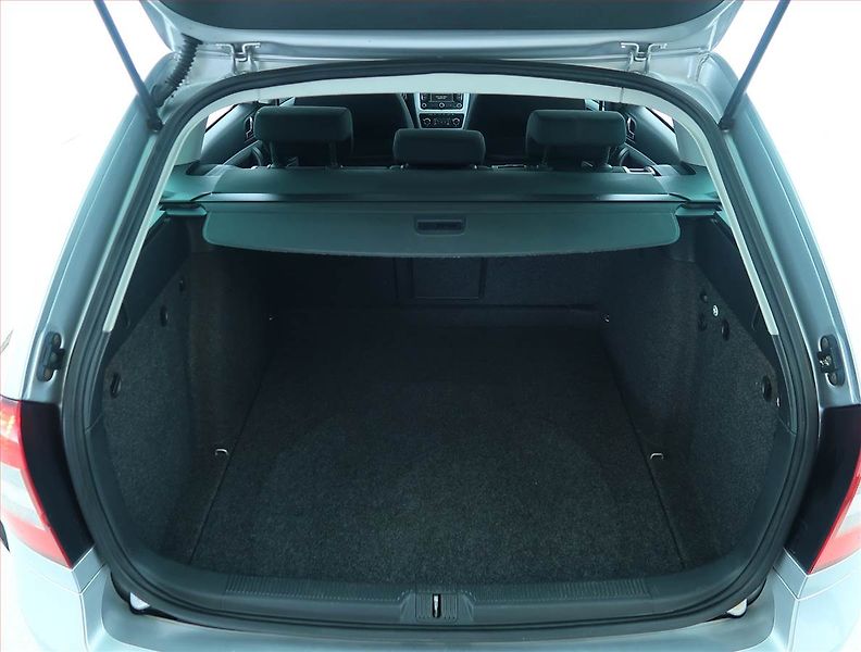Škoda Octavia (2010) 1.2 TSI, Automat, Serv.kniha - fotka 14 z 17