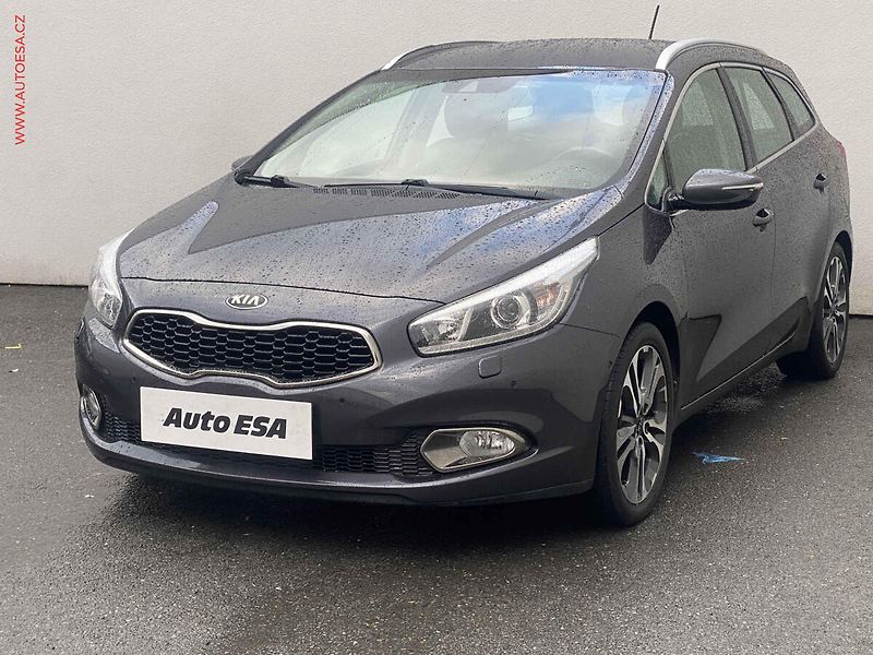 Kia Ceed (2013) 1.6 GDi, Exclusive, navi - fotka 3 z 20