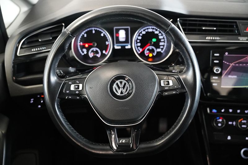 Volkswagen Touran - fotka 16 z 25
