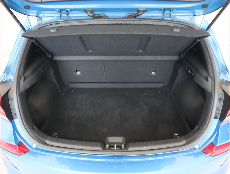 Hyundai i30 (2018) 1.4 T-GDI, Automat, Serv.kniha - fotka 14 z 20