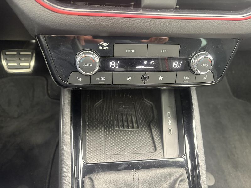 Škoda Scala 1.5TSi Monte Carlo - fotka 18 z 22