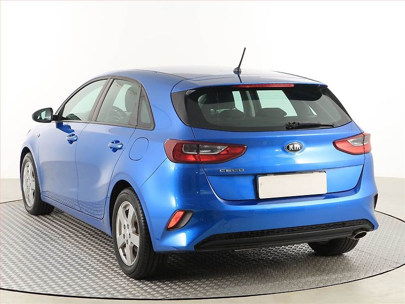 Kia Ceed (2020) Silver 1.0 T-GDI, Serv.kniha - fotka 4 z 17