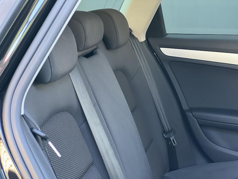 Audi A4 Allroad 2.0TDi QUATTRO AUTOMAT ALU - fotka 30 z 44