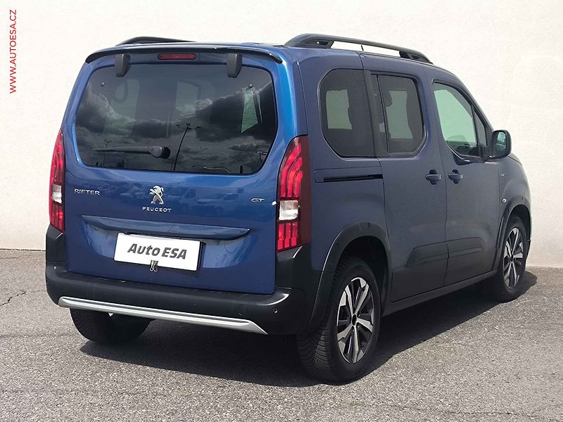 Peugeot Rifter (2023) 1.5HDi, GT Line, navi, kamera - fotka 4 z 24