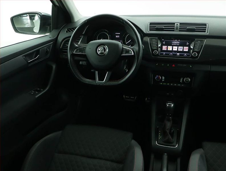 Škoda Fabia (2018) R5 1.4 TSI, Automat, Navi - fotka 7 z 17