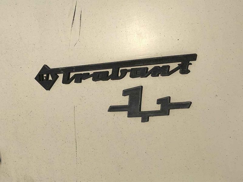 Tenhle Trabant je jeden z posledních vyrobených – únor 1990.
