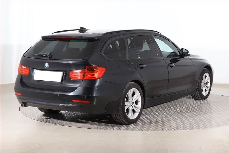 BMW Řada 3 (2015) 318 d, Automat, Serv.kniha - fotka 5 z 27