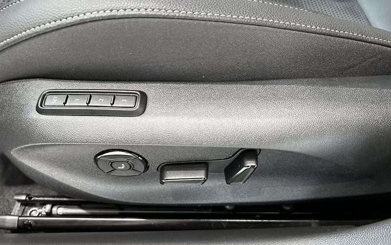 Škoda Superb Sportline 2.0 TSI 4x4 Tažné - fotka 12 z 17