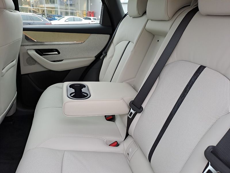 Mazda CX-60 (2025) 2,5 e-Skyactic PHEV - fotka 17 z 20