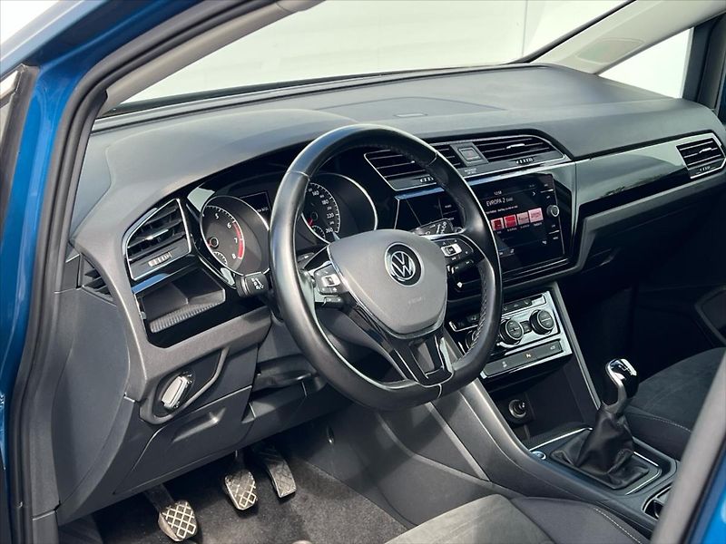 Volkswagen Touran 1,5 TSi 110kW HIGHLINE - fotka 6 z 27