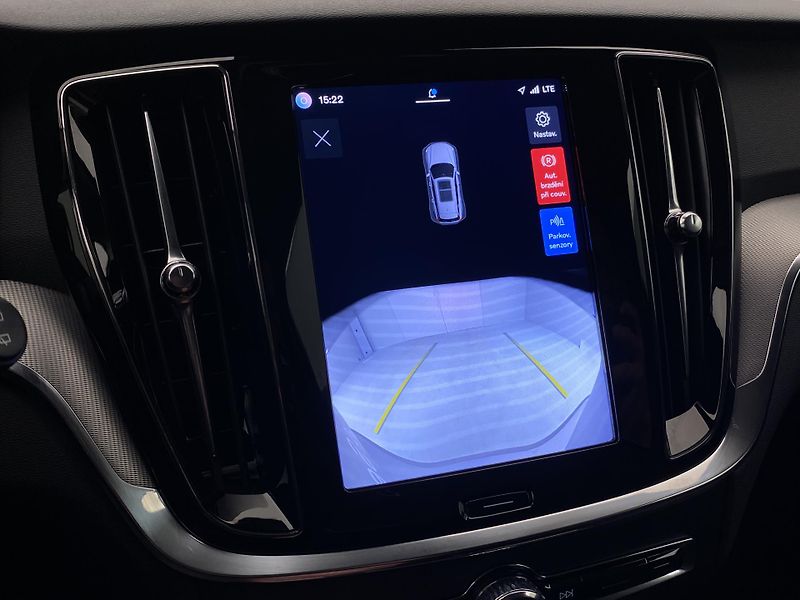 Volvo V60 T6 AWD PLUG-IN DARK REZERVACE - fotka 57 z 58