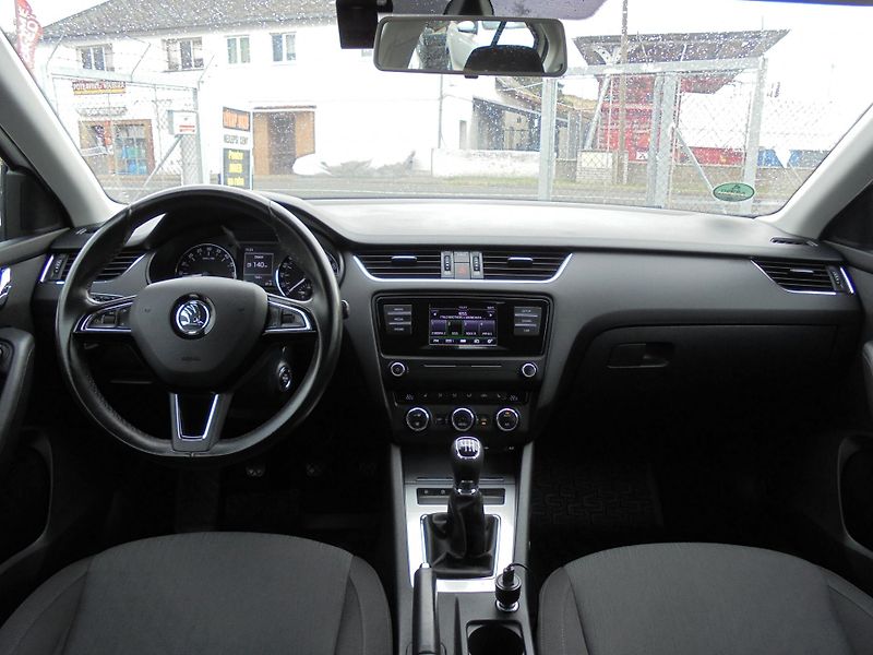 Škoda Octavia (2016) 2.0 TDI-DIGIKLIMA-VYH.SEDADLA - fotka 9 z 11