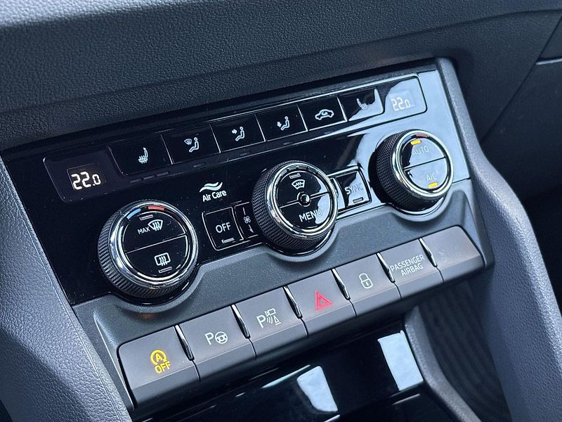 Škoda Karoq (2025) 2.0 TSI 4x4 DSG Sportline - fotka 15 z 37