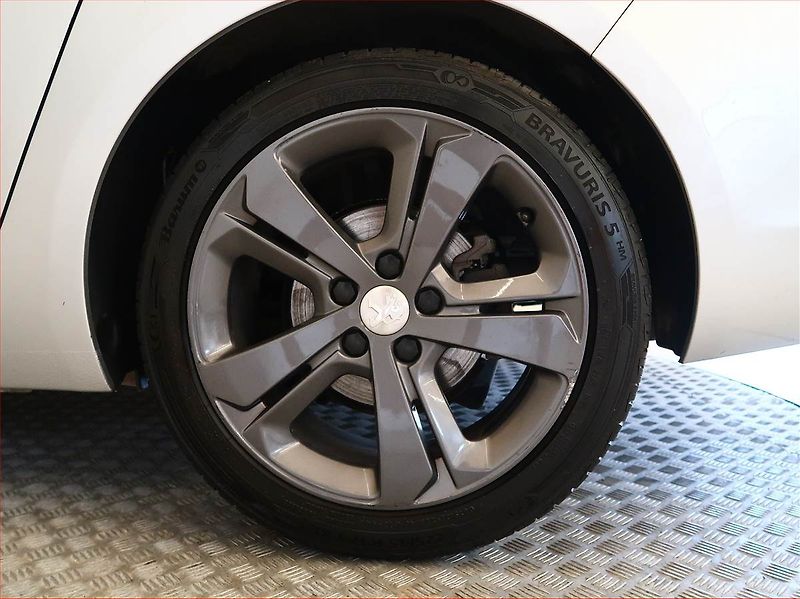 Peugeot 308 (2017) 1.6 BlueHDi, Serv.kniha, Navi - fotka 15 z 17