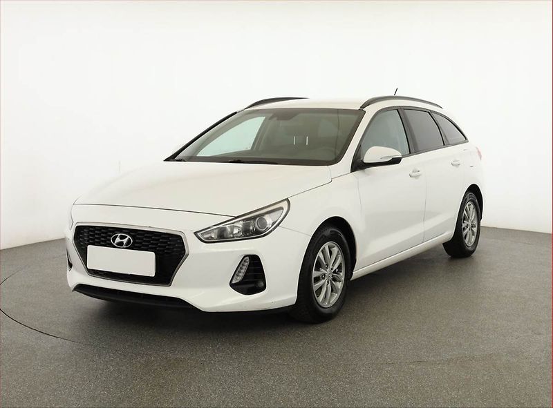 Hyundai i30 (2017) 1.6 CRDi, Tempomat - fotka 2 z 17