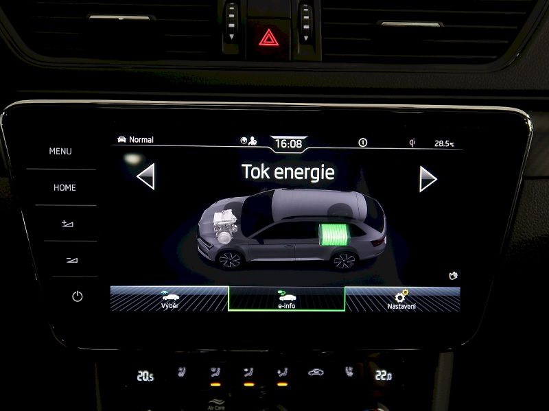 Škoda Superb (2023) iV SPORTLINE 1.4TSI 160KW DSG - fotka 29 z 48
