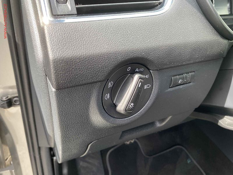Škoda Octavia (2013) 2.0 TDi, Elegance - fotka 15 z 17