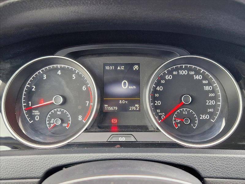 Volkswagen Golf 1,4 TSi Comfortline vyhř.seda - fotka 20 z 20