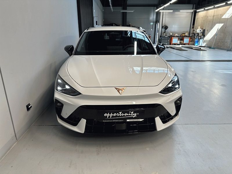 Cupra Leon (2026) SP 1.5 eTSI 150 DSG Black Edit - fotka 2 z 23