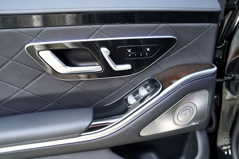 Mercedes-Benz Třídy S S 400d 4Matic/BURM/DPH - fotka 14 z 28