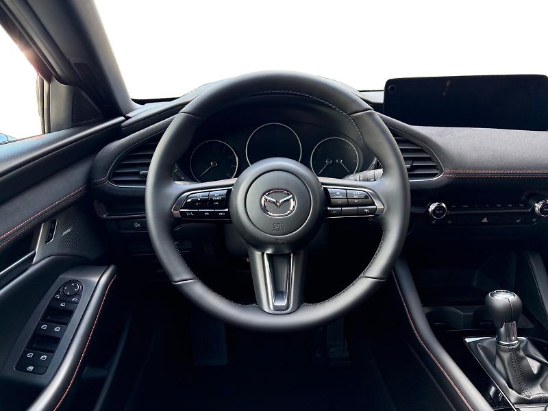 Mazda 3 (2026) G140/6MT/FWD/NAGISA - fotka 12 z 17