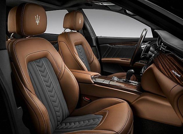 Maserati Quattroporte.