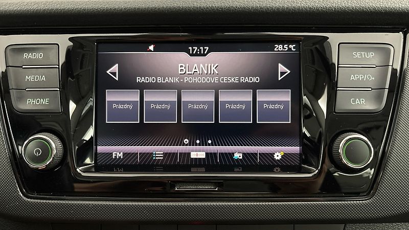 Škoda Fabia 1.0 TSI Ambition Combi - fotka 12 z 23