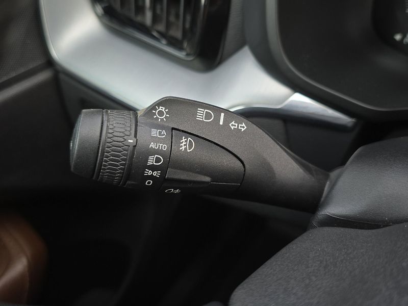Volvo XC60 (2018) 2.0 D4 Drive-E A/T 140kW 4x4, - fotka 12 z 27