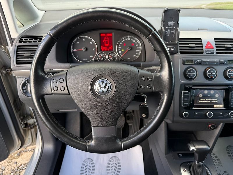 Volkswagen Touran (2009) 1.9TDI 77kW *Tažné*ALU*Servis* - fotka 12 z 21