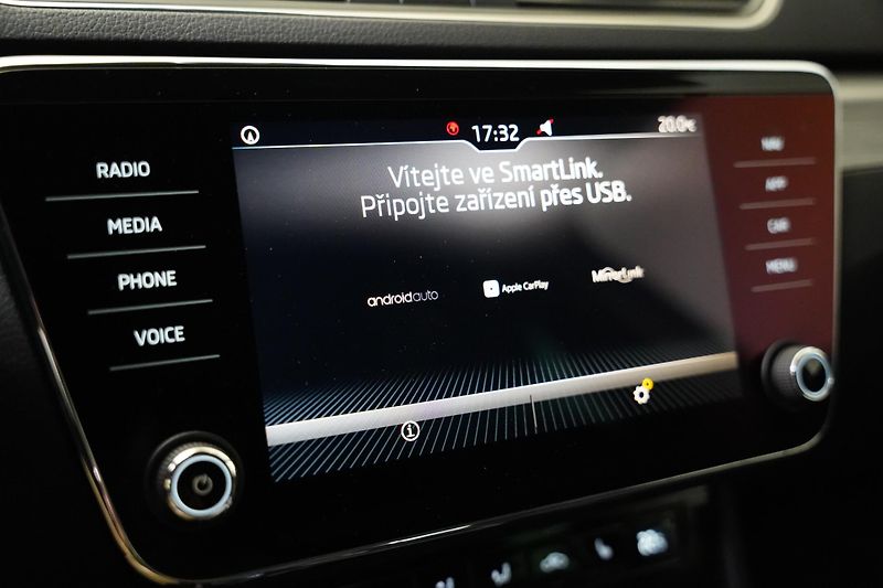 Škoda Superb - fotka 19 z 27