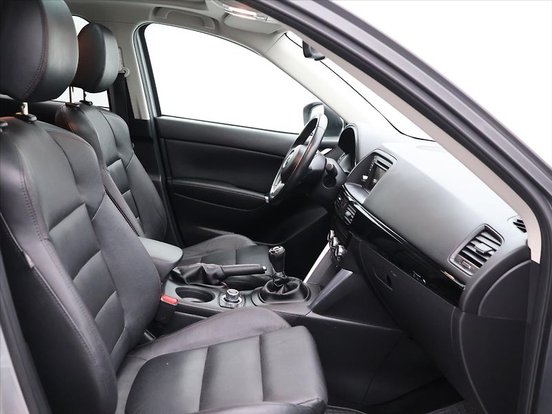 Mazda CX-5 2,2 Skyactiv-D 129kW Revolutio - fotka 12 z 35