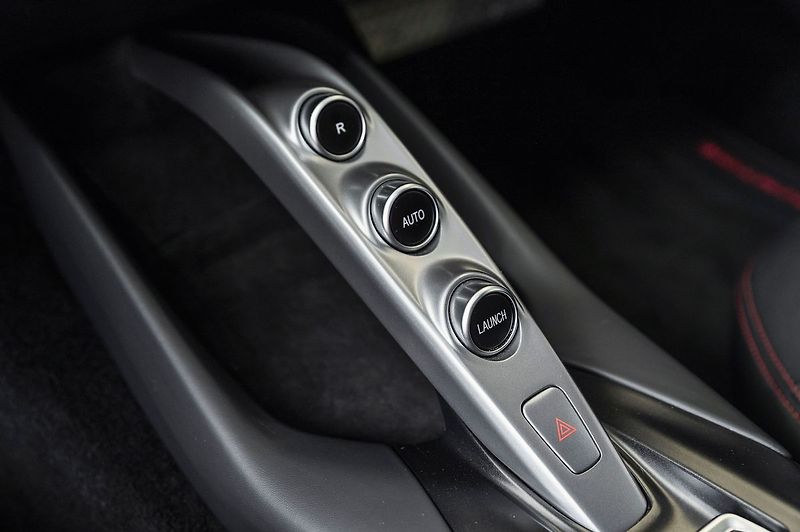 Ferrari 812 Superfast - fotka 18 z 22