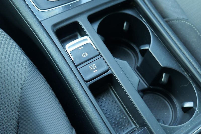 Volkswagen Golf 1.5 TSI DSG CarPlay ACC Senzor - fotka 22 z 31