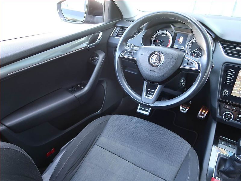 Škoda Octavia (2018) 1.5 TSI, Navi, Tempomat - fotka 7 z 18