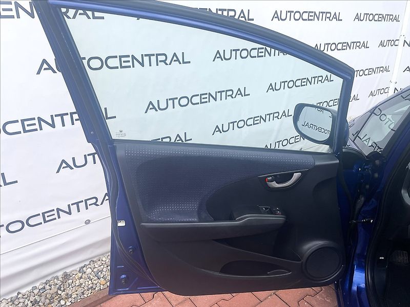 Honda Jazz 1,2 i,V-TEC,STK 6/28 - fotka 17 z 20
