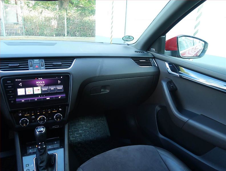 Škoda Octavia (2019) Laurin&Klement 2.0 TDI, 4X4 - fotka 8 z 30