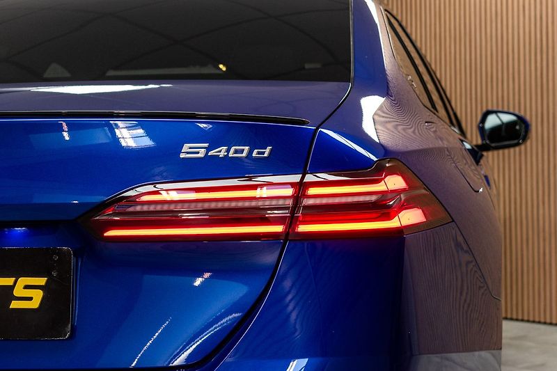 BMW Řada 5 540d xD ///M*ZÁRUKA*TAŽNÉ*ČR 1 - fotka 46 z 51