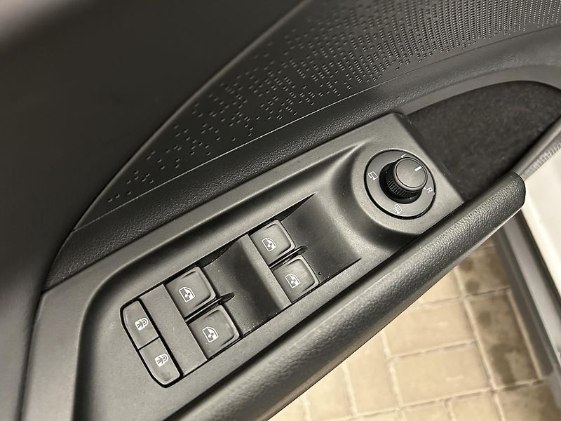 Škoda Karoq SportLine - fotka 9 z 24